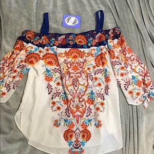 NWT- Off shoulder floral shirt!
